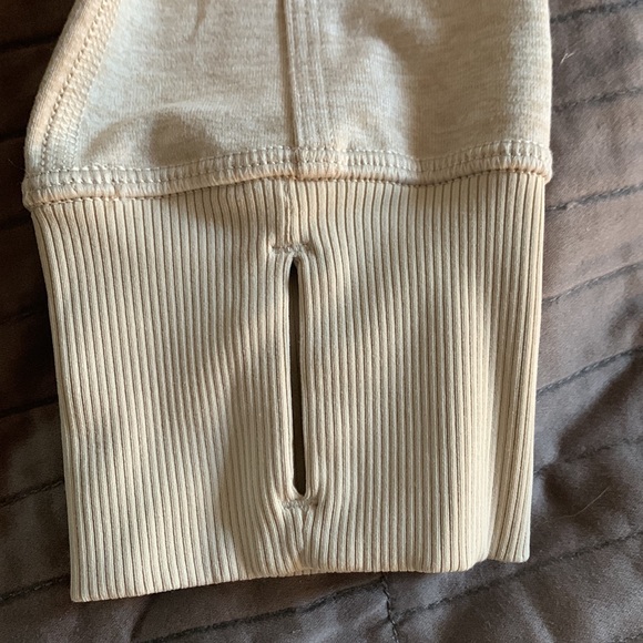 Like new Lululemon zipper layer jacket - Picture 8 of 8